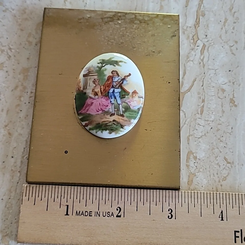 Vintage Frame & Photographs - Picture 10 of 12